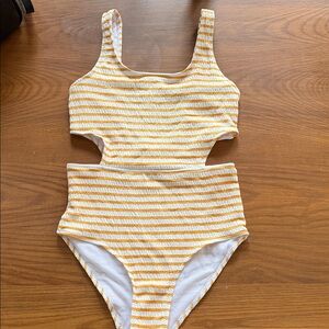 Zara / Yellow and White Stripe bathing suit size 11-12 
Never Worn. ☀️